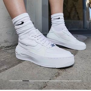 Nike airforce 1 platform white size 7.5